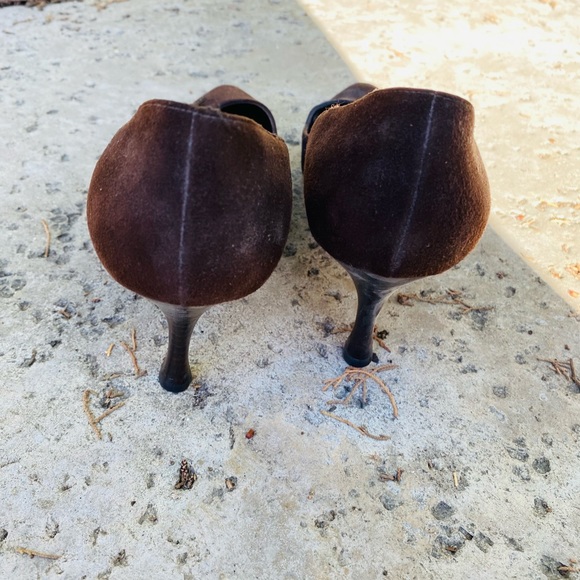 Manolo Blahnik Dark Brown Suede Lace Up Bow Pumps - Picture 11 of 13